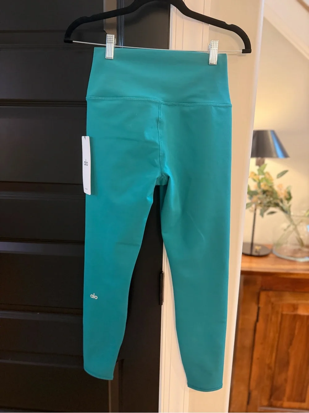 ALO Yoga nwt alo